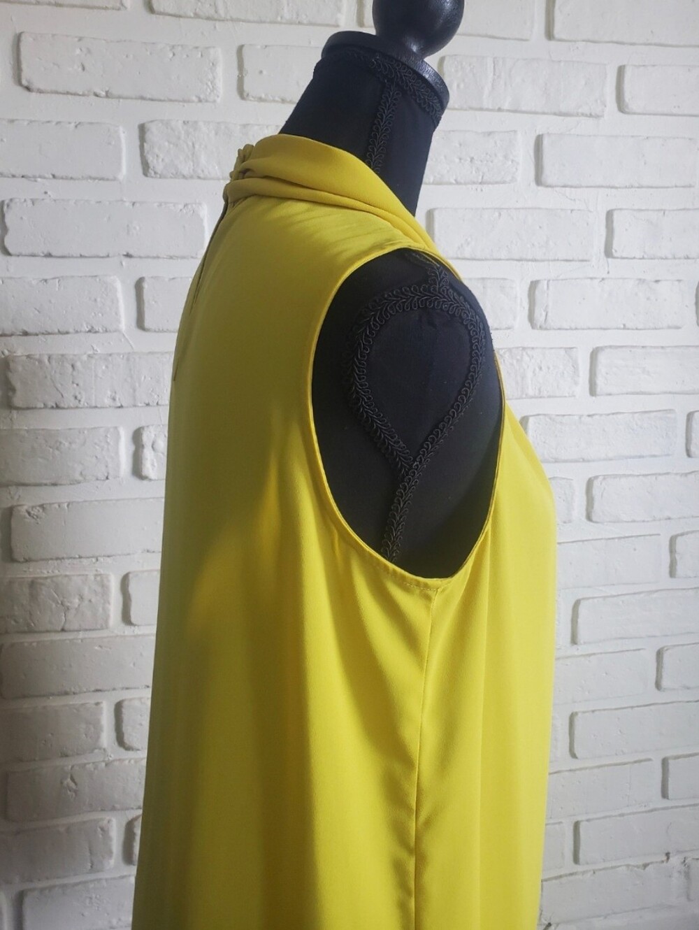 Joseph Ribkoff Yellow Cowl Neck Cutout Faux Wrap Draped Sleeveless Blouse Top 10 - Picture 9 of 11